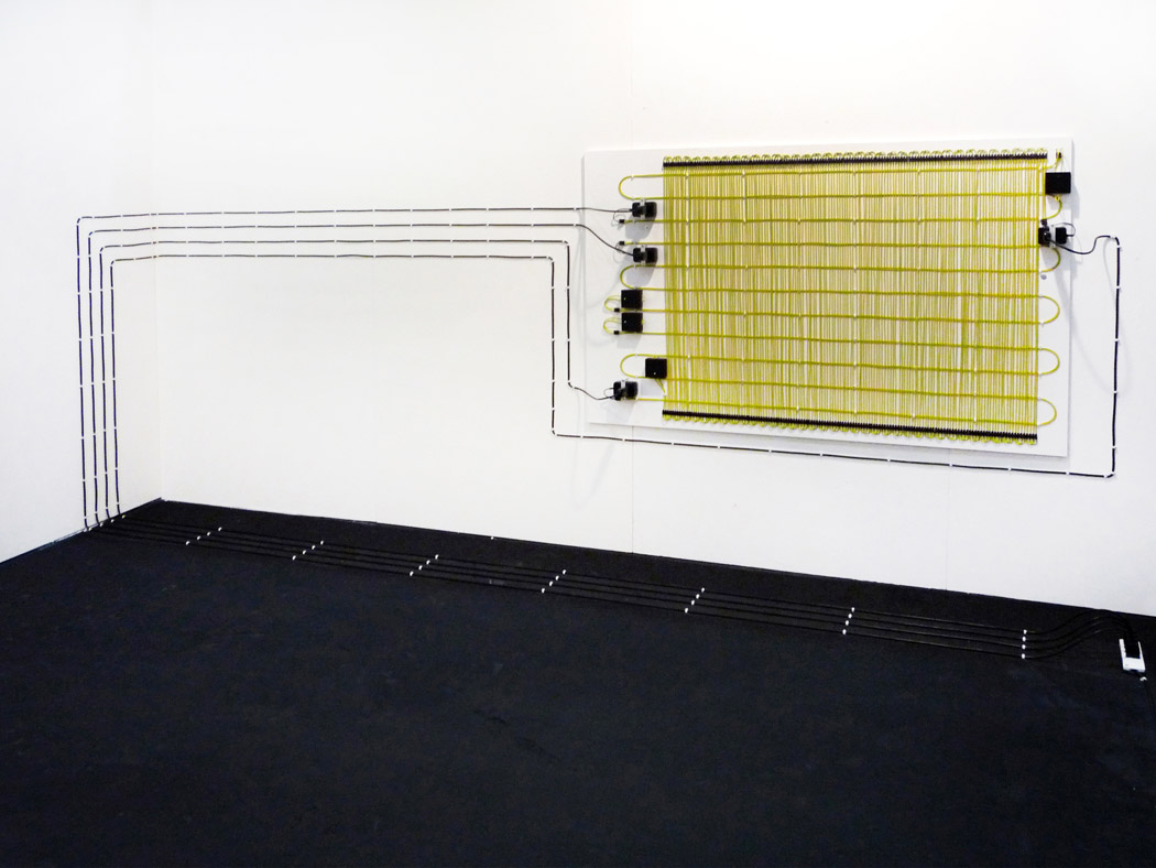 Alberto Tadiello, Farad, cavi, prolunghe, trasformatori di voltaggio, circuiti, dimensioni varie, 2008.